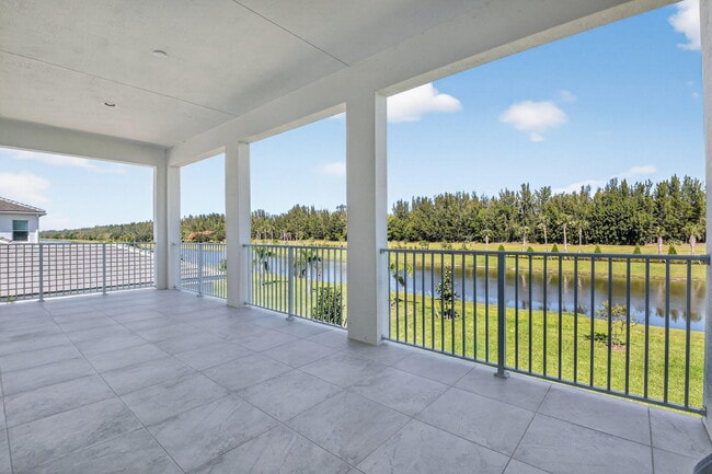 Building Photo - 15120 Wildwood Cir