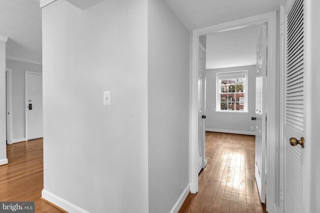 Building Photo - 2971 S Columbus St