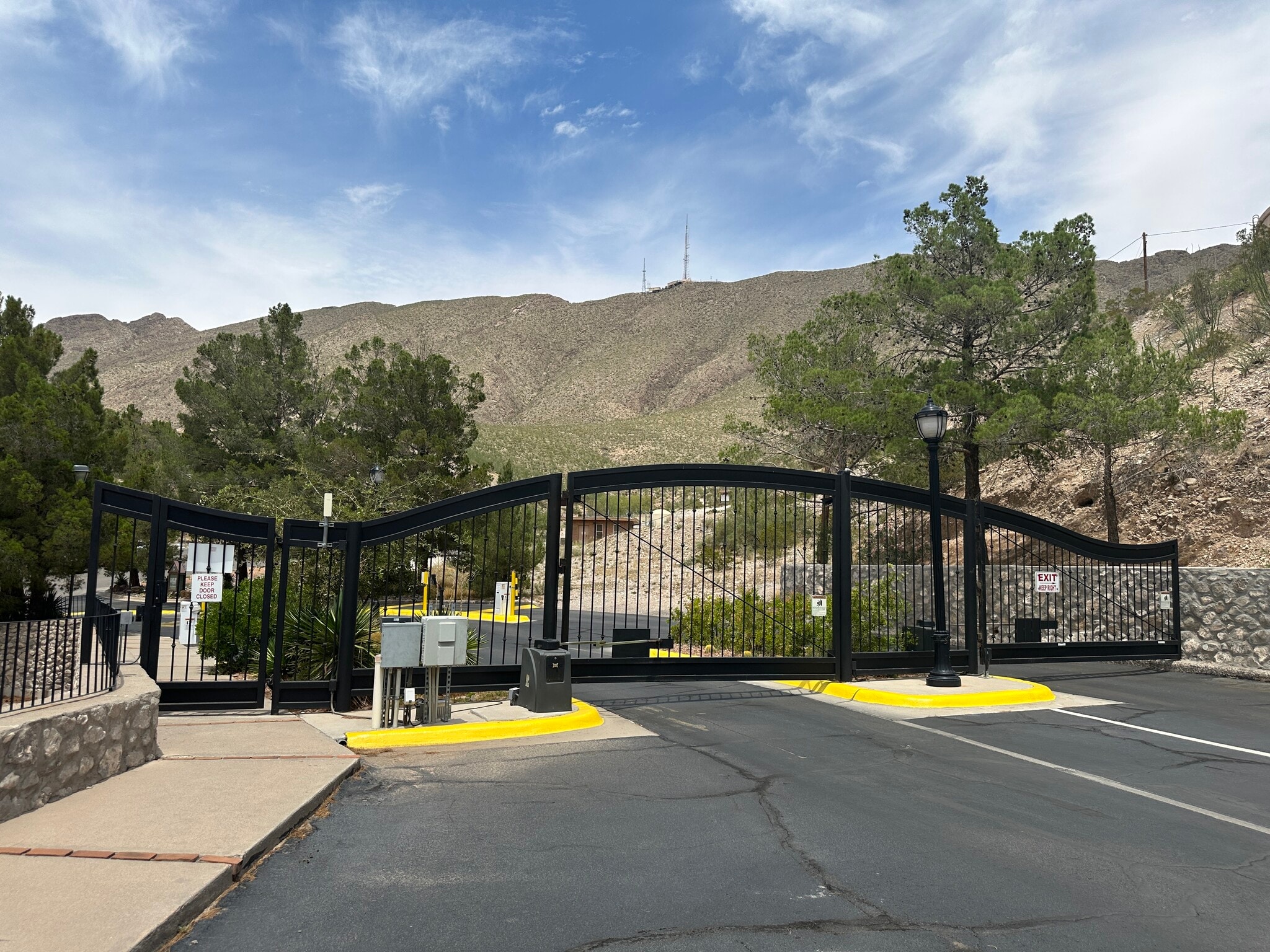 Security gate - 4800 N Stanton St