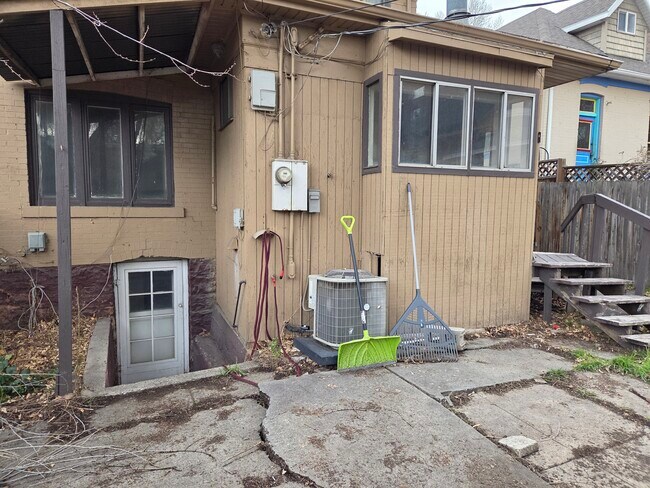 Building Photo - 1250 E 100 S