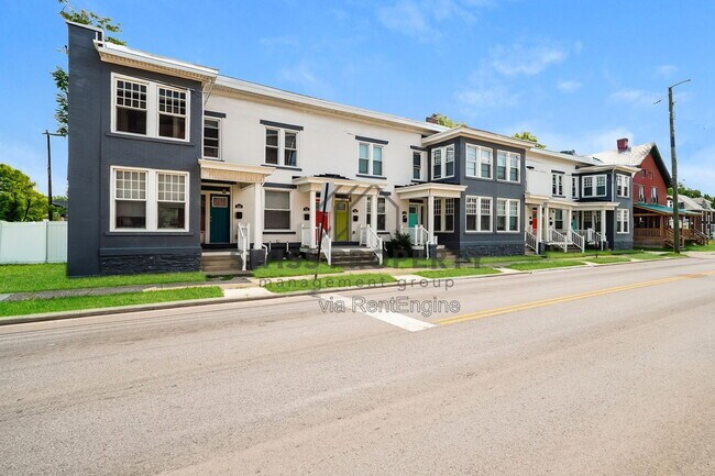 Building Photo - 338 Taylor Ave