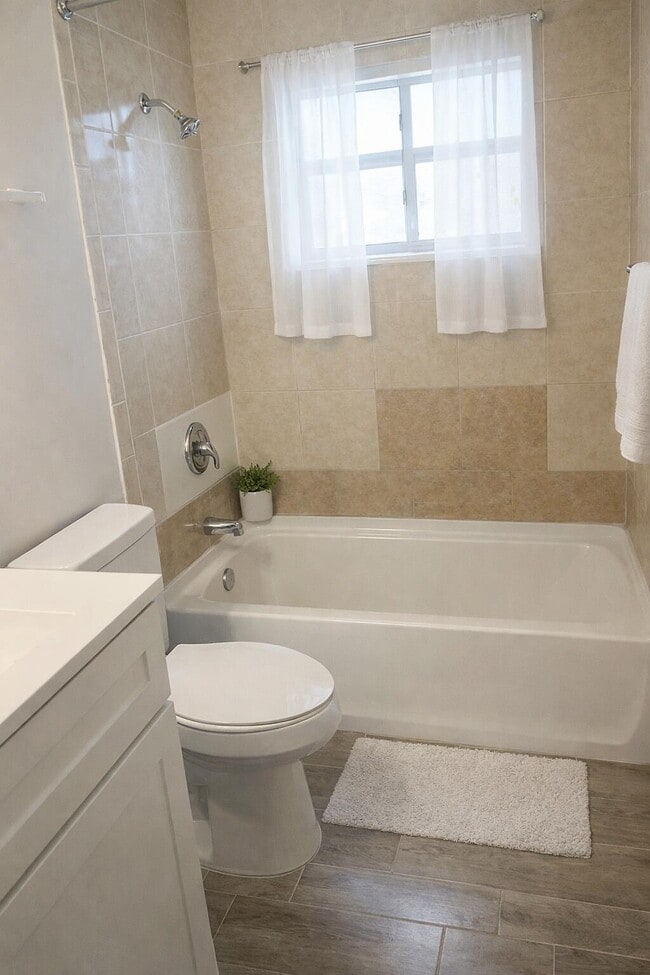 Building Photo - 1630 NW 52nd Ave