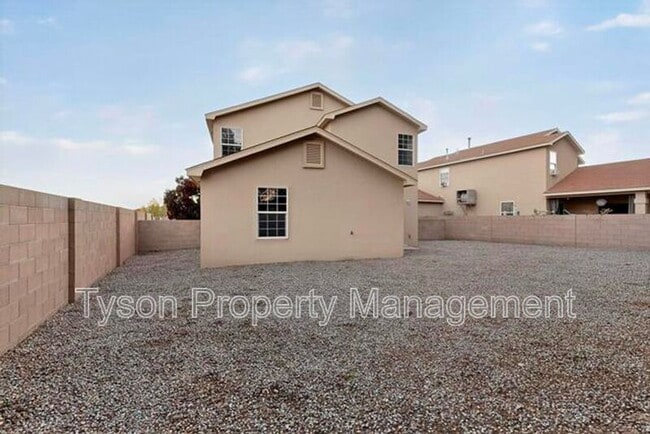 Building Photo - 8001 Vinemont Pl NW