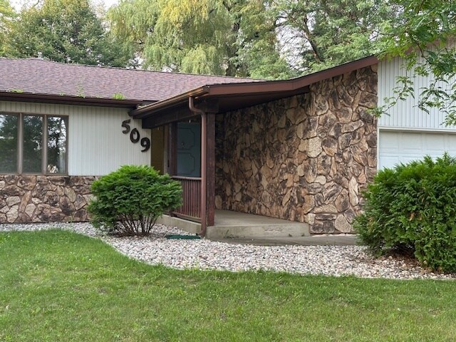 Building Photo - 509 W Ives St