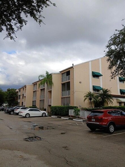 Building Photo - 15300 SW 106th Terrace