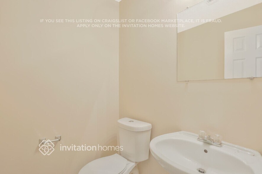 Building Photo - 405 Anita Dr