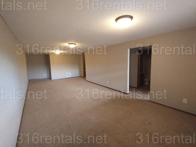 Building Photo - $1575 - 4 bedroom/ 2 bathroom - **COMING SOON ** Gorgeous newly remodeled townhome!