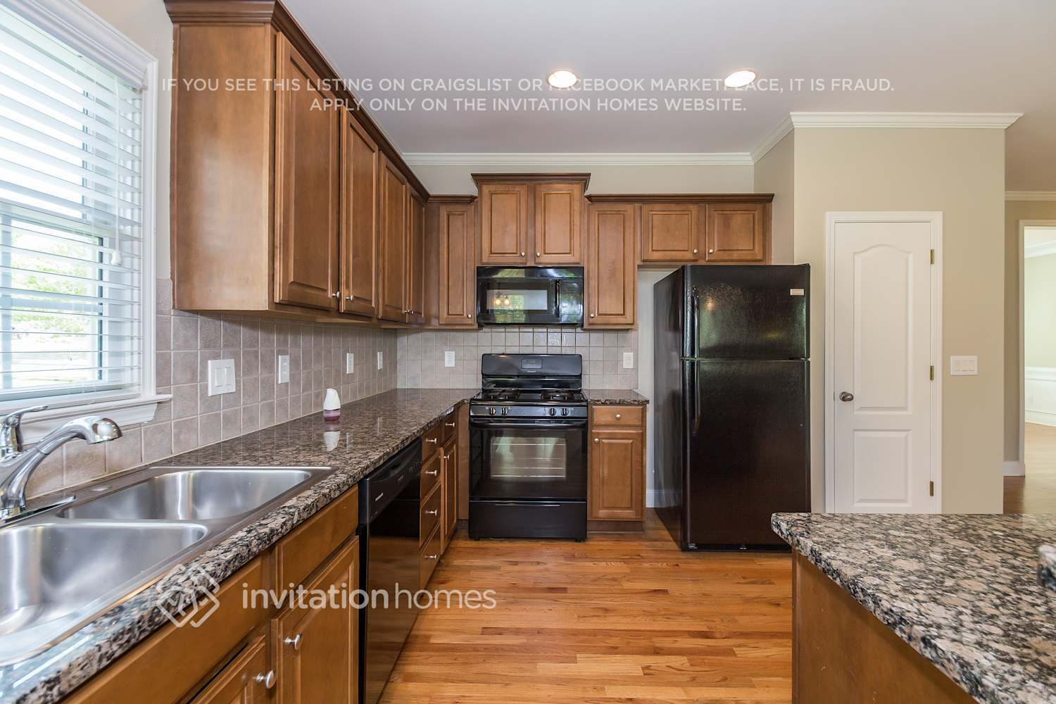 Building Photo - 3864 Lost Oak Dr NE