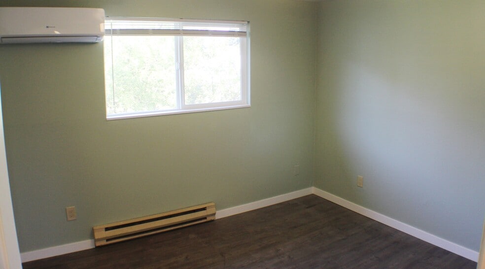Bedroom - 5130 SE Foster Rd