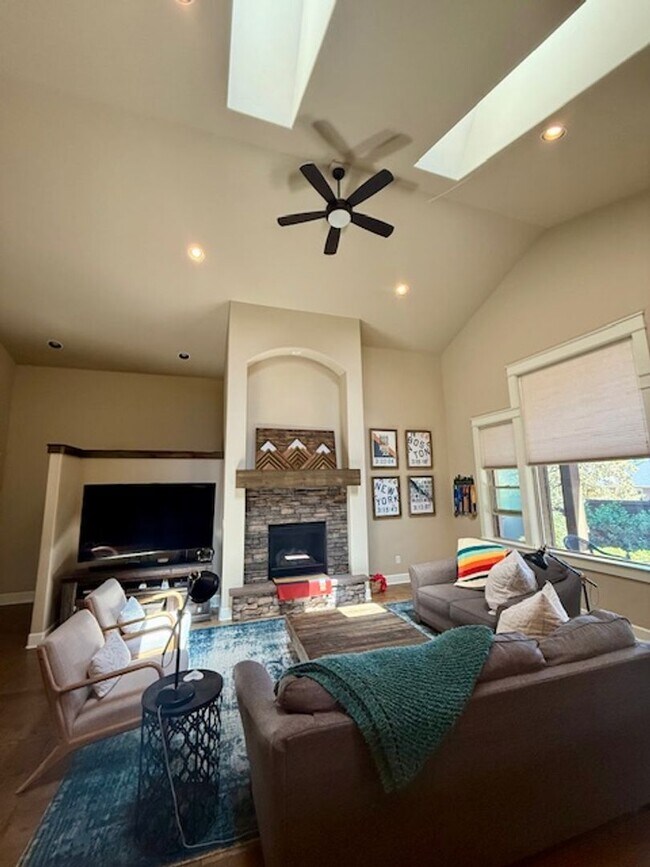 Building Photo - Luxury Single-Level Home with 3-Car Garage...