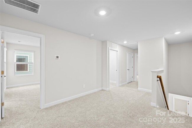 Building Photo - 1726 Braemar Vlg Dr