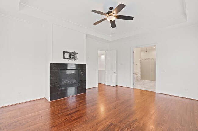 Building Photo - 213 Yellow Jasmine Dr