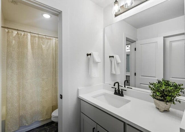 Building Photo - 1006 Scarlet Sage Dr