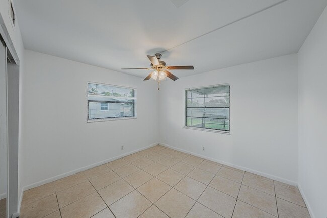 Building Photo - 8507 Sunset Dr
