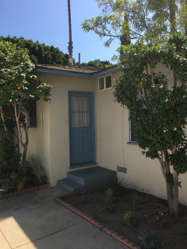 Back door Apt B - 2411 Oak St