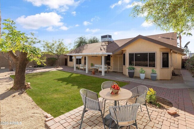 Building Photo - 2735 N Diego Cir