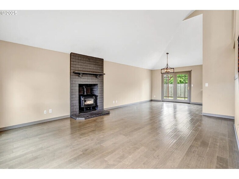 Building Photo - 3017 SE Brookwood Ave