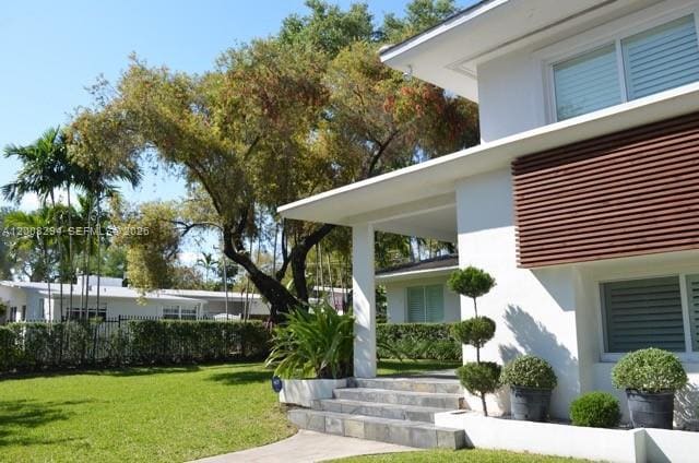 Building Photo - 173 Shore Dr S
