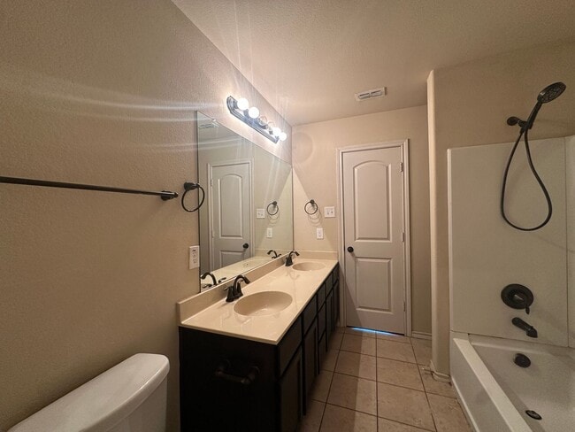 Building Photo - Townhome for rent