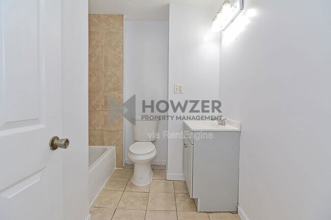 Building Photo - 14 Chester Ave