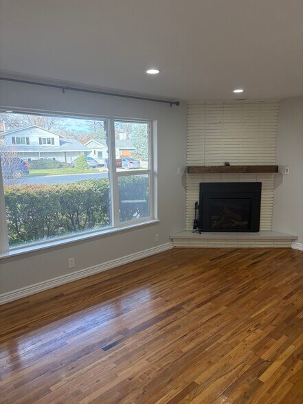 Building Photo - 3747 S Lee Maur St