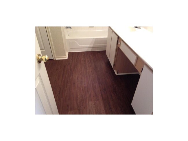 Building Photo - 1502 Carriage Hills Trail