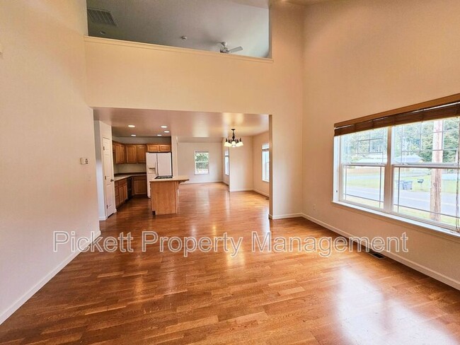 Building Photo - 5206 Del Tormey Pl SE