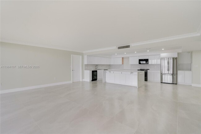 Building Photo - 1 Grove Isle Dr