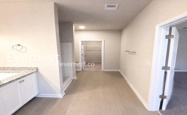 Building Photo - 4-Bed/2-Bath Home/Pet Friendly/Available Now!