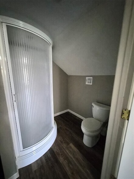 Building Photo - 209 Florence St