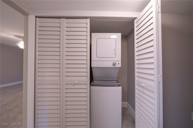 Building Photo - 17456 Woodland Trace Dr