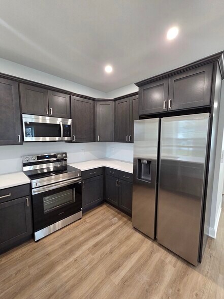 Building Photo - 840 2nd St