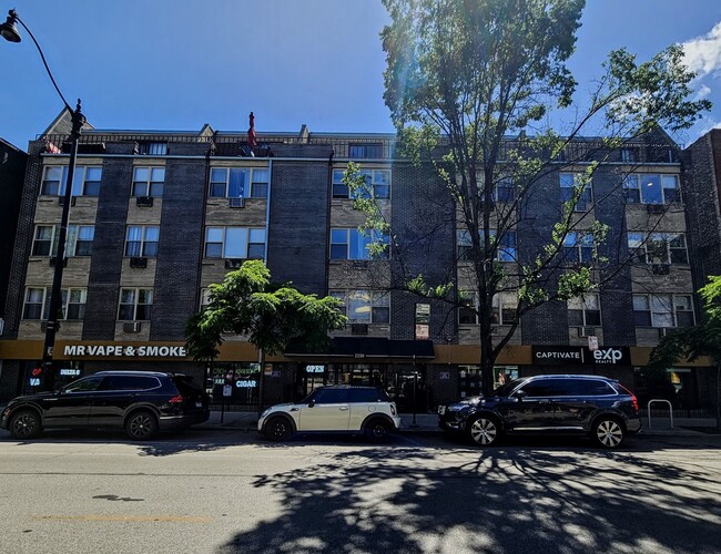 Primary Photo - 2250 N Lincoln Ave