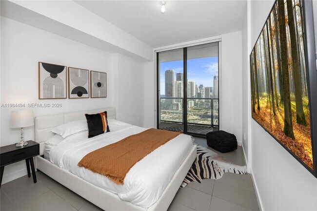 Building Photo - 1600 NE 1st Ave