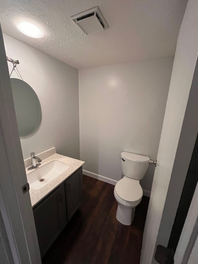 Downstairs 1/2 bath - 1172 Worthington Woods Blvd