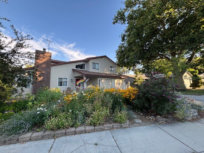 Building Photo - 3491 W Forsythia Dr