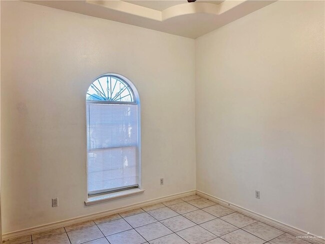 Building Photo - 19-31 1/2 W 31st 1/2 St