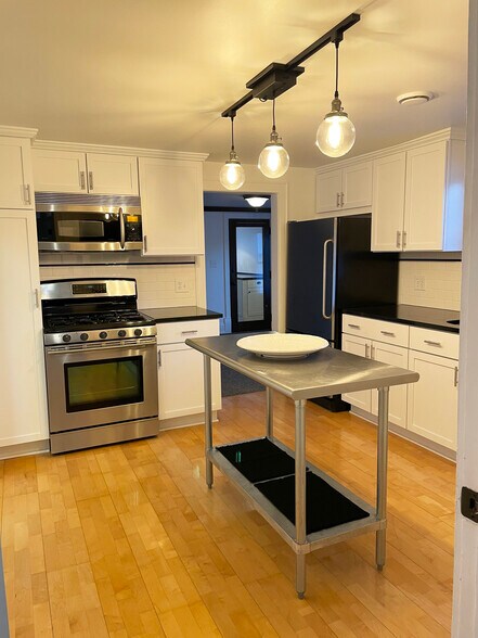 Building Photo - 2408 4th St NE