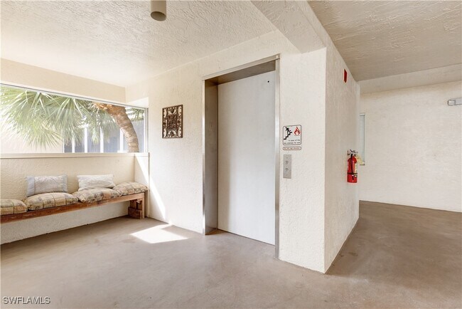Building Photo - 15171 Cedarwood Ln
