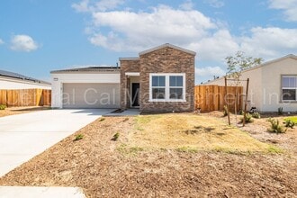 Building Photo - 4 Bedroom, 2 Bath Home with Solar in the Southwest - $2495 Per Month!