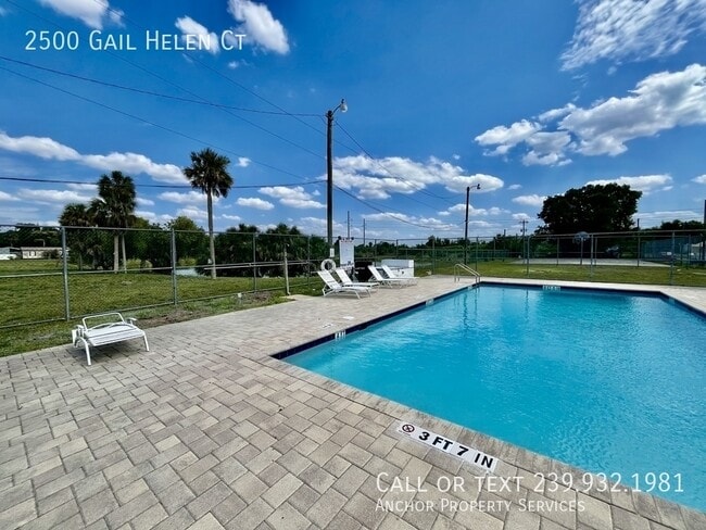 Building Photo - 2500 Gail Helen Ct