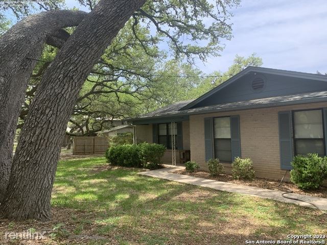Primary Photo - 4 br, 3 bath House - 114 Sharon Dr