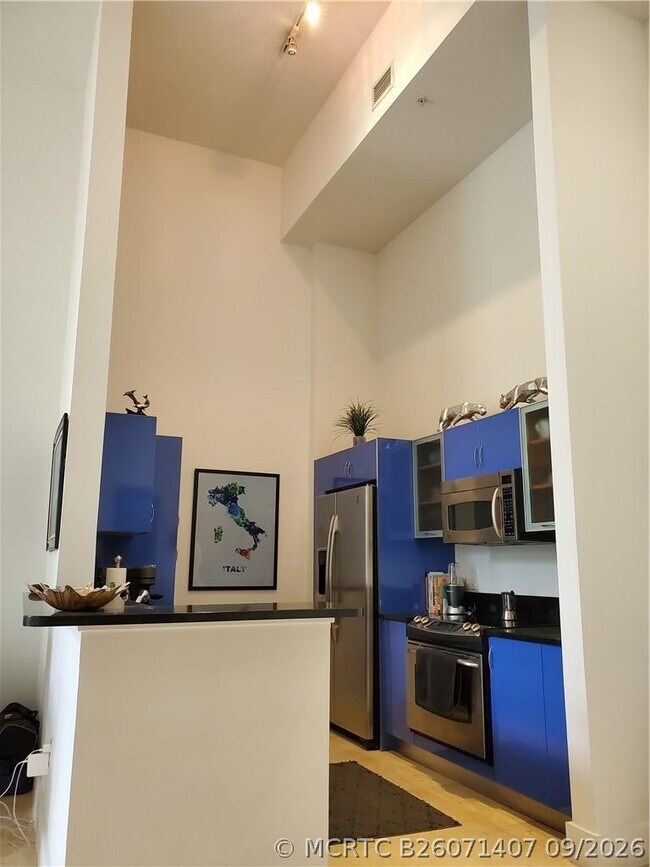 Building Photo - 2775 NE 187th St