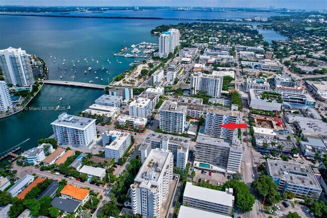 Building Photo - 1331 Lincoln Rd