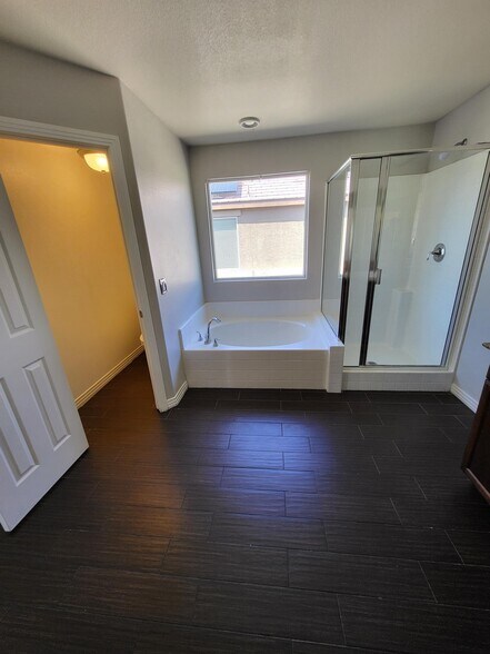 Building Photo - 1137 Evergreen Cove St