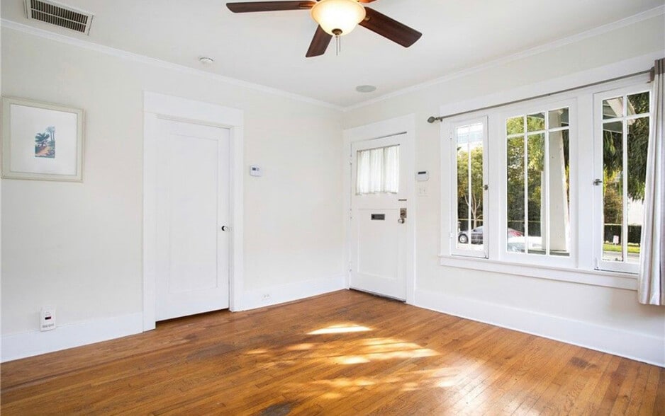 Sun drenched spaces - 2213 Arizona Ave