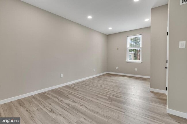 Building Photo - 435 W Susquehanna Ave