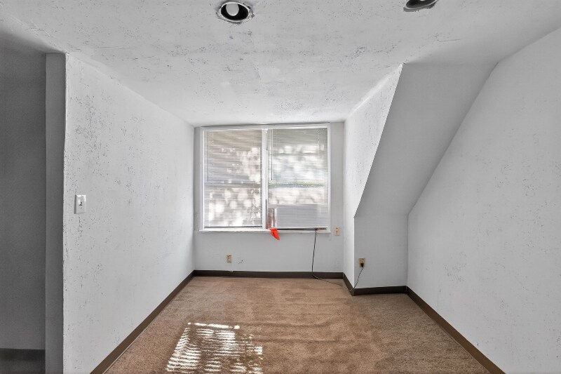 Building Photo - 475 N 24th St