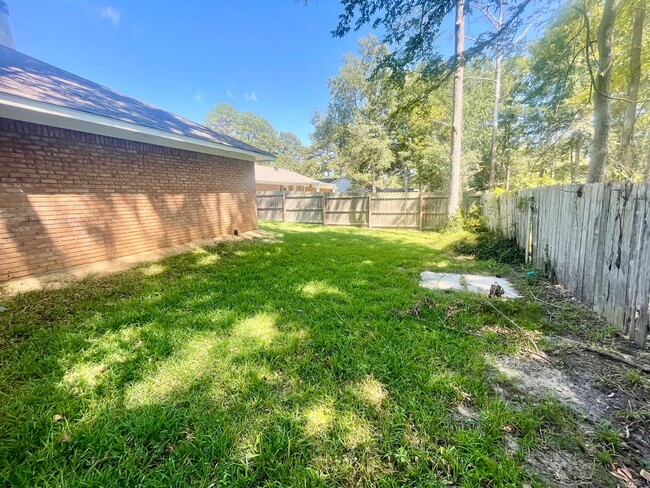 Building Photo - 4/2 for Rent in Brandon 047!! MOVE IN READY!