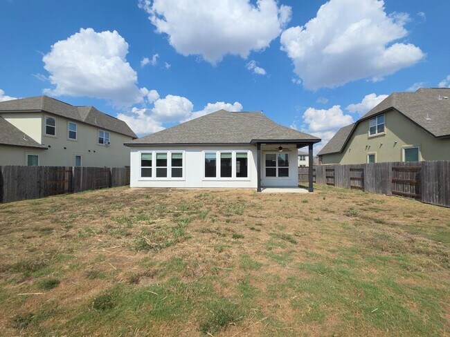 Building Photo - 17813 Clairess Ln